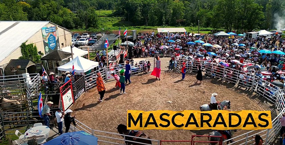 Mascaradas en La Finca